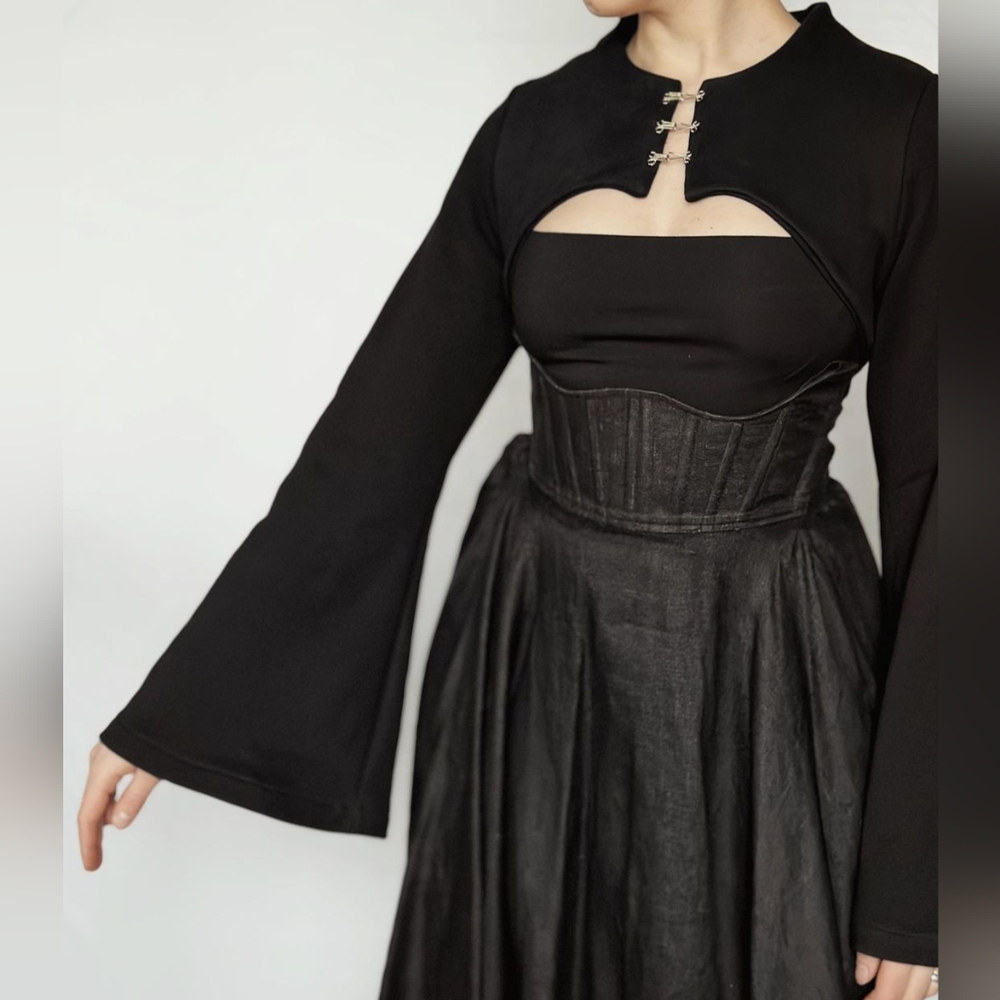 Nuit Clothing Atelier Black Organic Cotton Arundel Hook and Eye Shrug Size 3